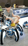 <b>碾压全球同业的制梦人：硬核父子的科幻机械人</b>