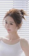 <b>三男玩一女三A片</b>